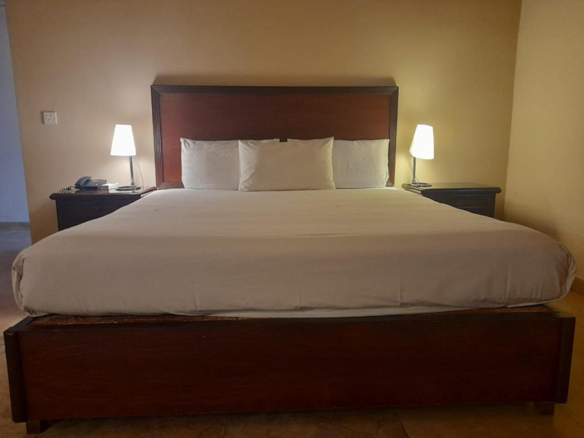 Shalimar Tower Hotel Лахор Экстерьер фото